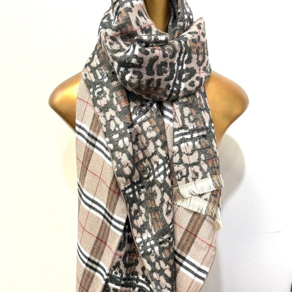 🆕️ Luxury Feel Animal Print & Plaid Fall Scarf - Picture 1 of 2